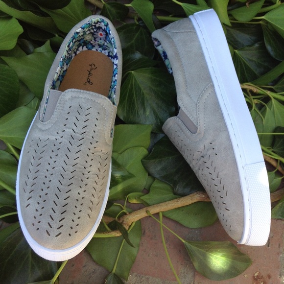 Flat Sneakers Grey Distress slip on cutout elastic - Picture 3 of 8